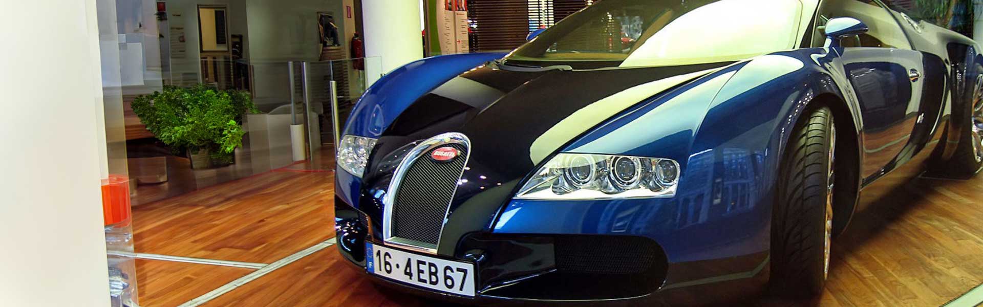 Bugatti Veyron blau