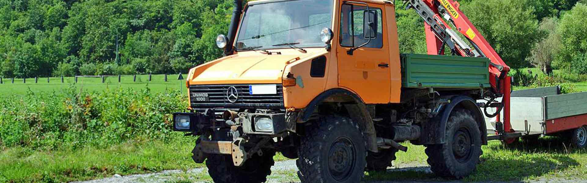 Oranger Unimog