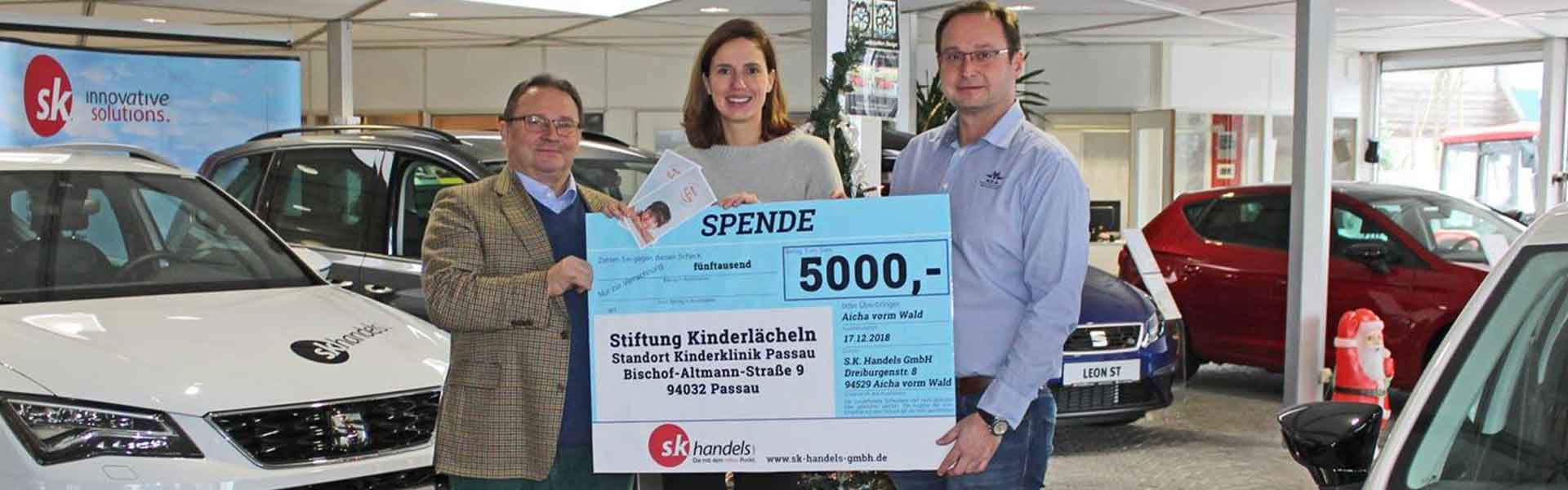 Spendenübergabe an Stiftung Kinderlächeln