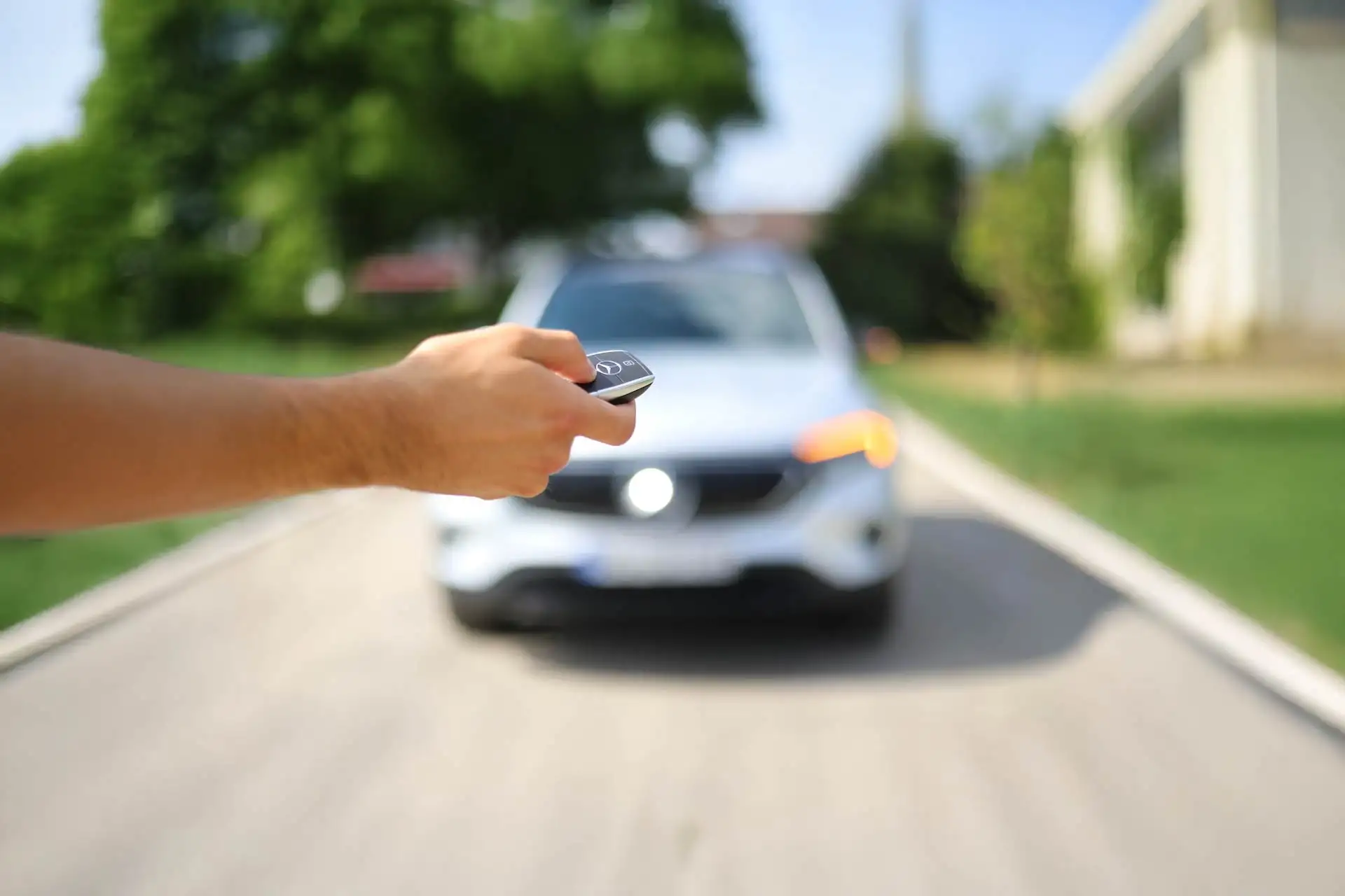 Gebrauchtwagenmarkt in Europa Auto mit Fernbedienung öffnen