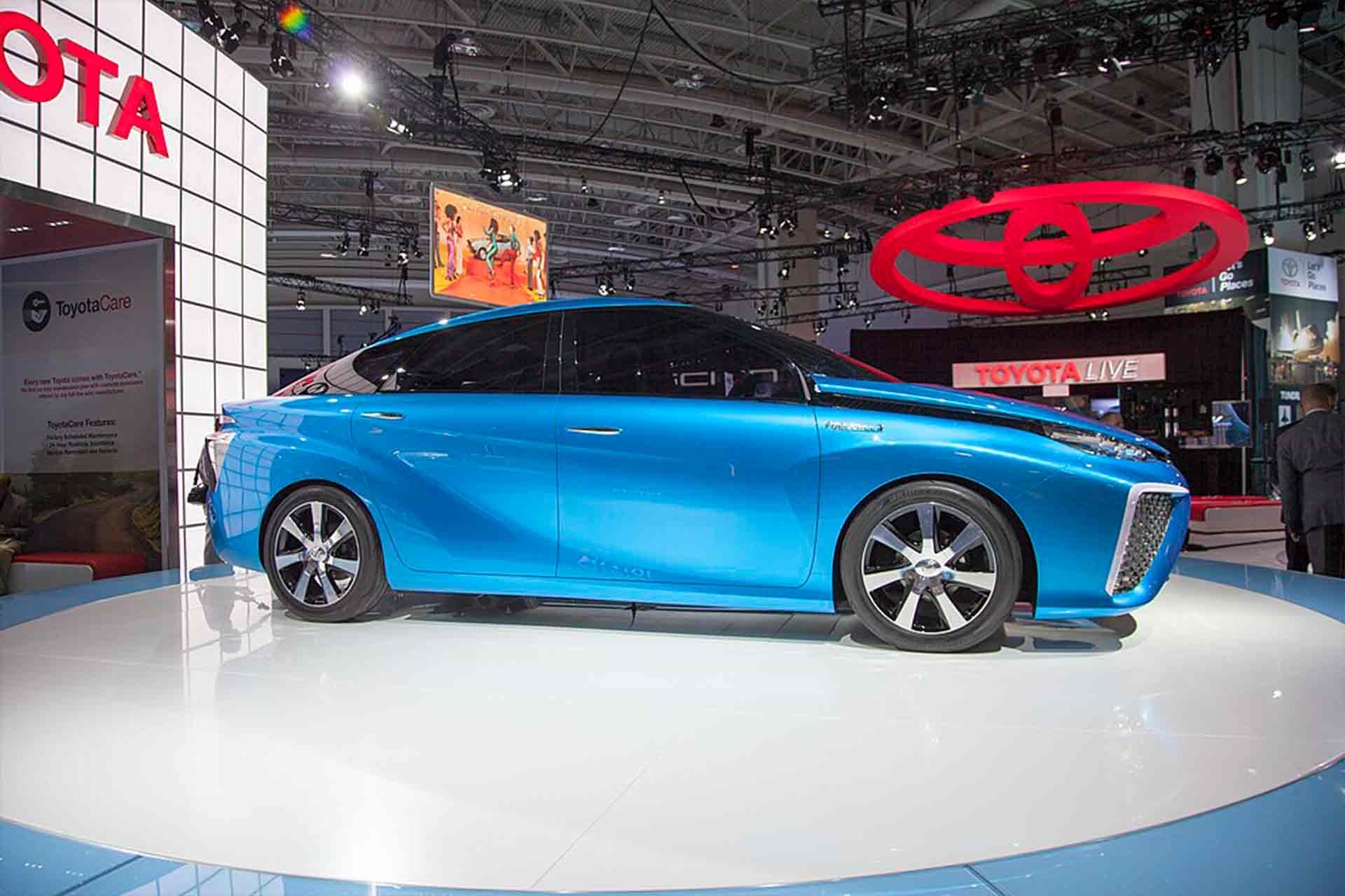 Toyota Fahrzeug blau