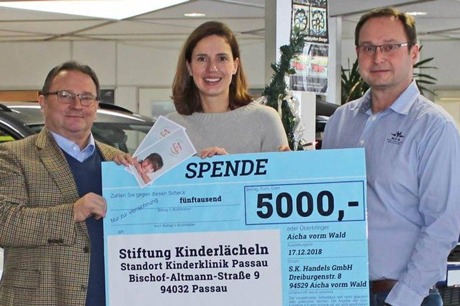 Spendenübergabe an Stiftung Kinderlächeln