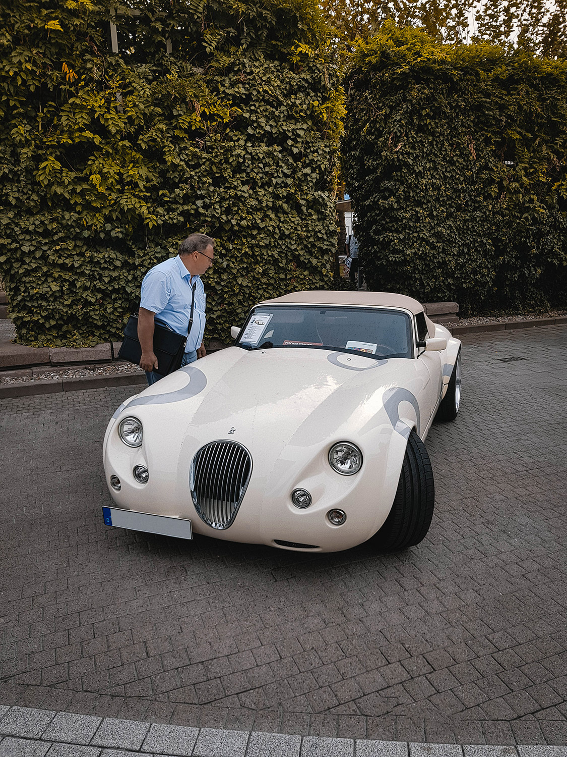 Senior Chef Georg Kölbl bei einem der zahlreichen Classic Cars